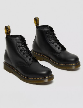 Bota Dr. Martens de cuero para hombre