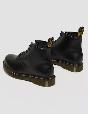 Bota Dr. Martens de cuero para hombre