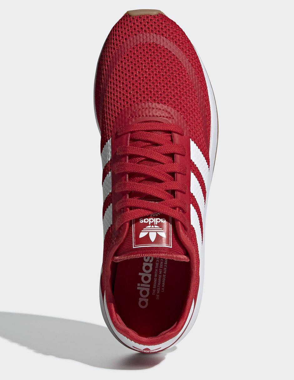 tenis adidas en color rojo